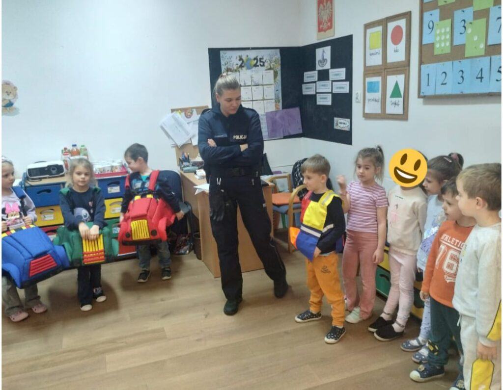 Spotkanie przedszkolaków z funkcjonariuszami policji
